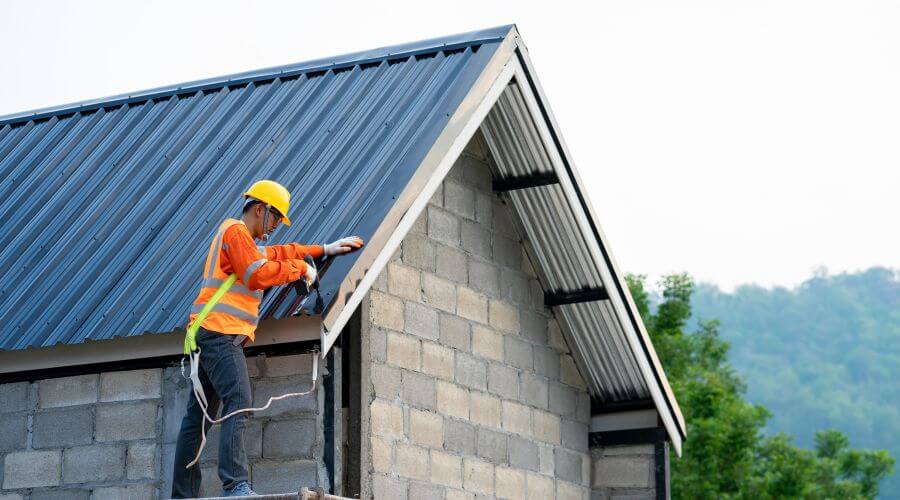 Expert Emergency Roof Repairs services in Topeka, IL